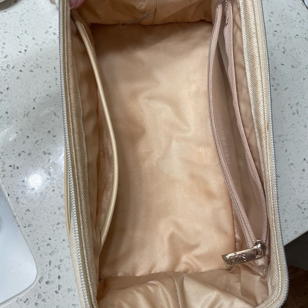 Beis Makeup Bag - Picture 3 of 4